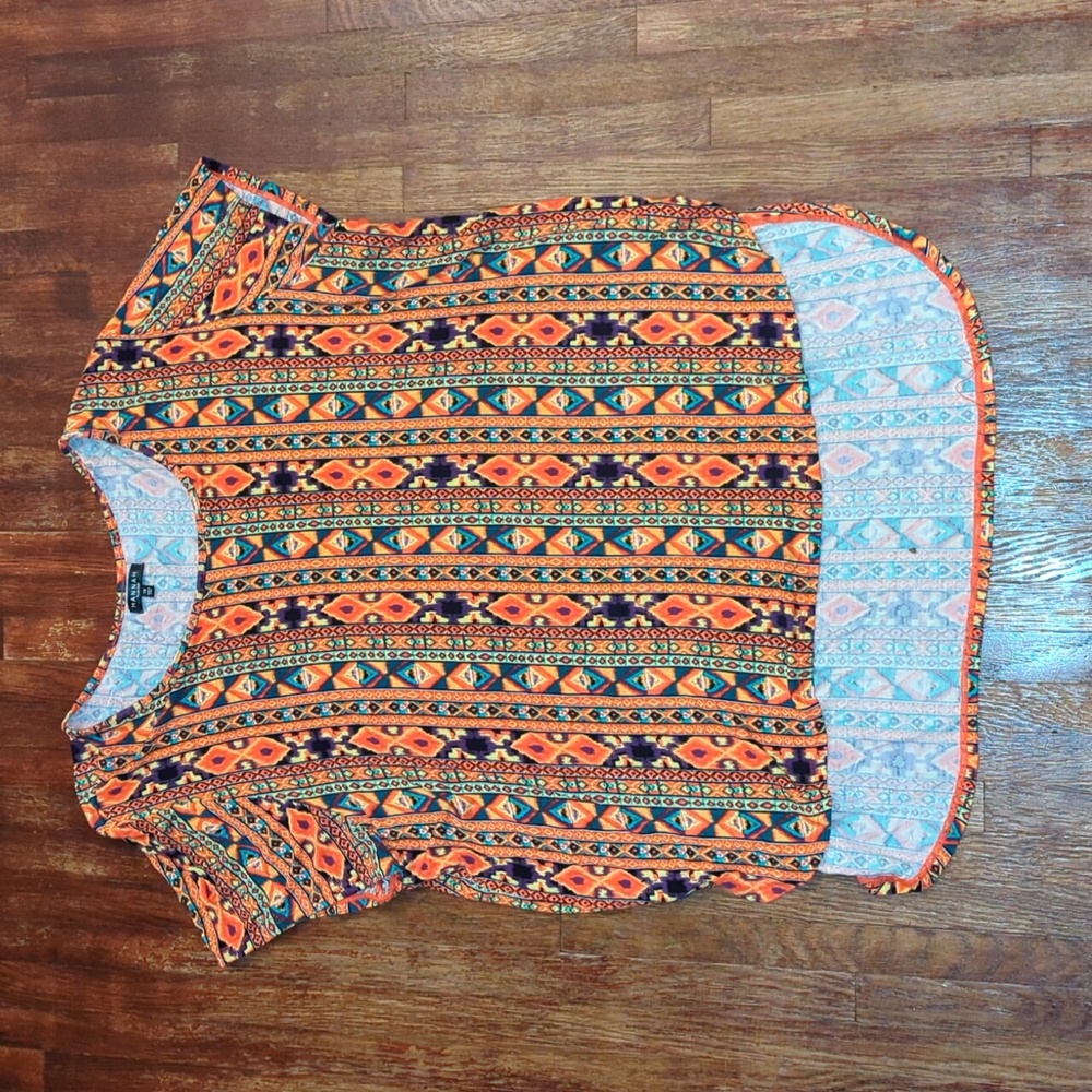 Hannah tribal Aztec striped orange hi-low slit graphic top